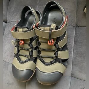 Size 11 TEVA men’s Flintwood Sandal